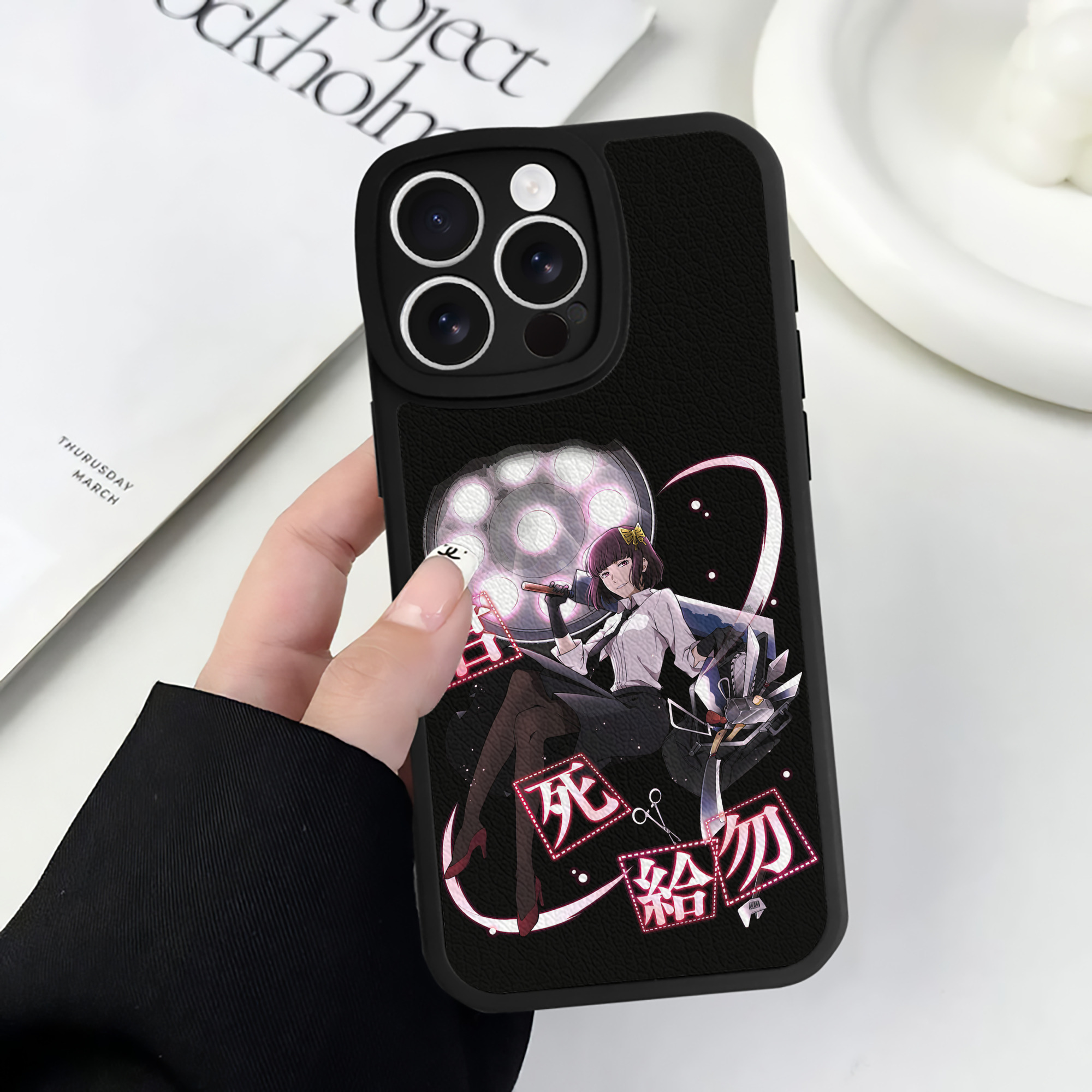 （画像用） 文豪ストレイドッグス Bungo Stray Dogs 【iPhone 16シリーズ対応】シリコンスマホケース（レザー調） 材質：シリコン